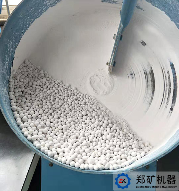 實驗盤式成球機工作現場圖 實驗盤式成球機工作現場圖